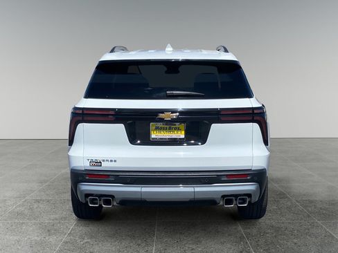 Used 2026 Chevrolet Traverse LT w/ LPO, Floor Liner Package FWD image 4
