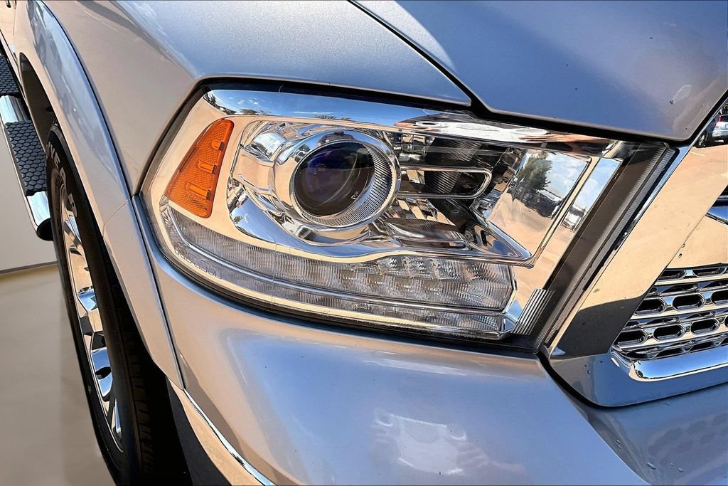 Used 2017 RAM 1500 Laramie RWD image 32