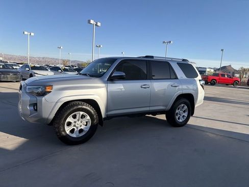 Used 2022 Toyota 4Runner SR5 RWD image 8
