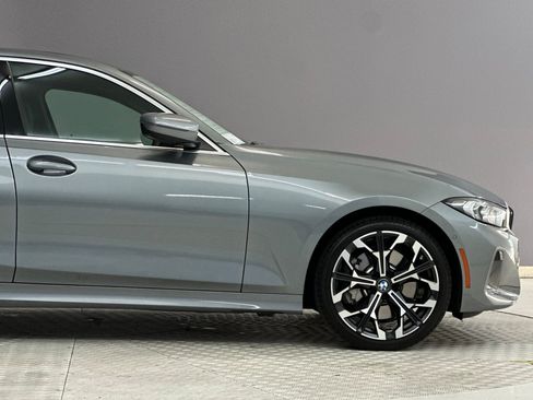 Used 2025 BMW 330i Sedan w/ Premium Package RWD image 34