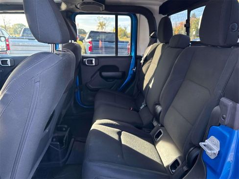 Used 2021 Jeep Gladiator Willys image 12