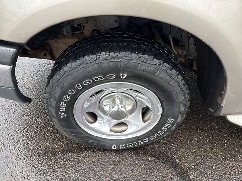 Used 2001 Ford F150 XLT image 13