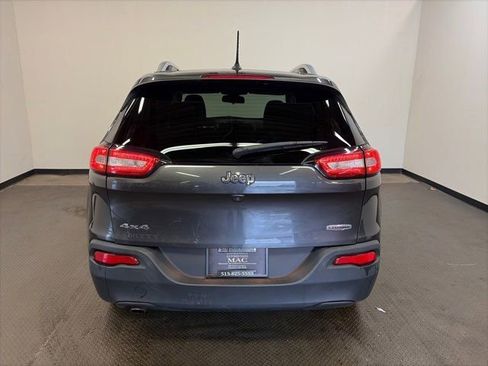 Used 2016 Jeep Cherokee Latitude w/ Cold Weather Group image 8