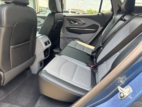 Used 2024 GMC Terrain SLT w/ Tech Package FWD image 12