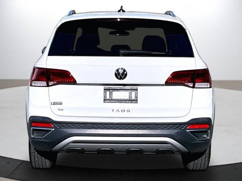 Used 2024 Volkswagen Taos SE image 8