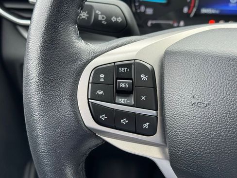 Certified 2022 Ford Explorer XLT w/ Equipment Group 202A image 34