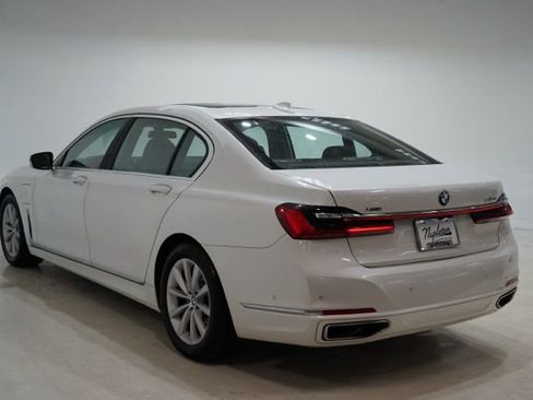 Used 2020 BMW 745e xDrive AWD/4WD image 5