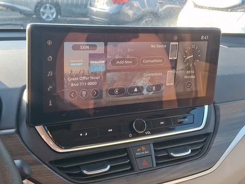 Used 2025 Nissan Altima 2.5 SV w/ SV Special Edition Package FWD image 17