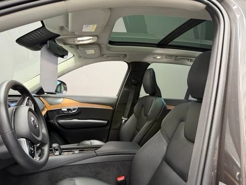 Used 2023 Volvo XC90 B6 Plus w/ Protection Package Premier AWD/4WD image 17