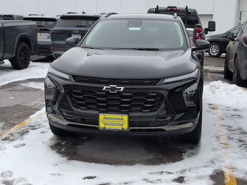 Used 2024 Chevrolet Trax ACTIV w/ Driver Confidence Package image 2