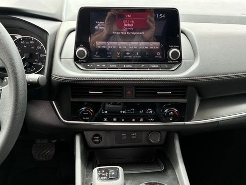 Certified 2024 Nissan Rogue SV FWD image 16