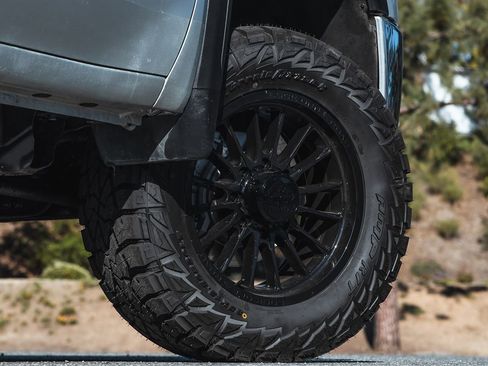 Used 2023 GMC Sierra 2500 SLE w/ SLE Convenience Package image 11