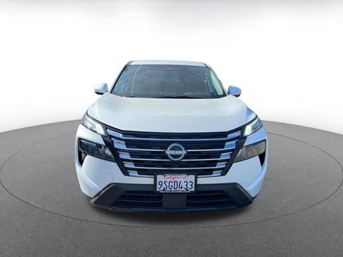 Used 2025 Nissan Rogue SV FWD image 2