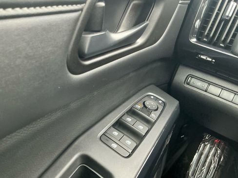 Used 2024 Nissan Pathfinder S w/ Cargo Package image 17