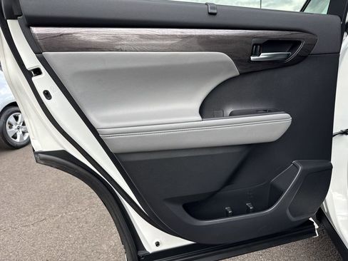 Used 2020 Toyota Highlander Limited image 20