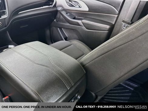 Used 2021 Chevrolet Traverse LT FWD image 22