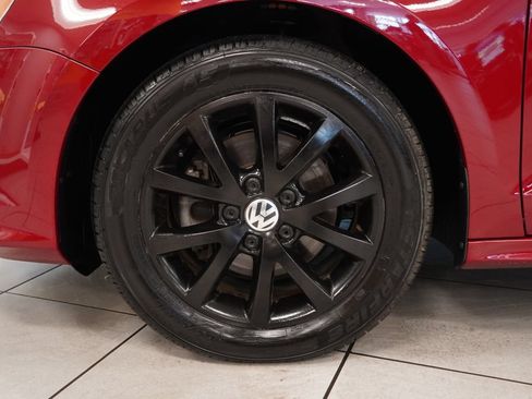Used 2017 Volkswagen Jetta SE FWD image 16