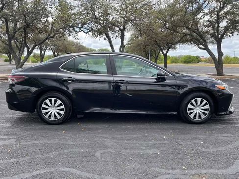 Used 2022 Toyota Camry LE w/ Cold Weather Package FWD image 9