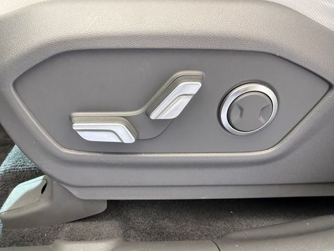 Used 2025 Hyundai Santa Fe SEL FWD image 15