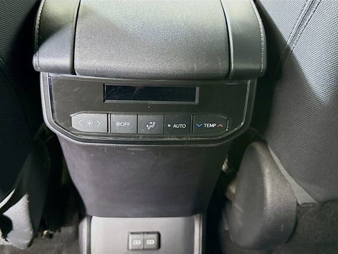 Certified 2023 Toyota Highlander FWD image 24