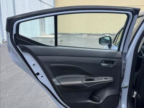 Used 2024 Nissan Versa SR FWD image 19