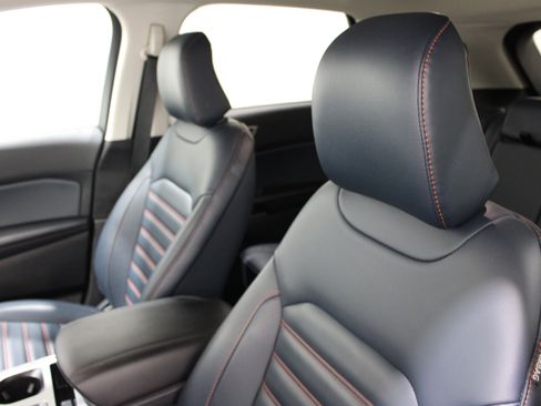 Used 2024 Ford Edge SEL w/ Sport Appearance Package AWD/4WD image 4