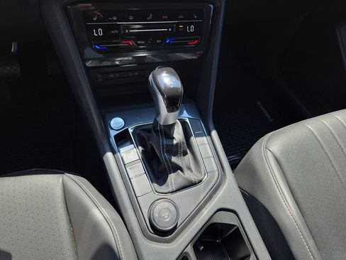 Used 2024 Volkswagen Tiguan SE AWD/4WD image 22