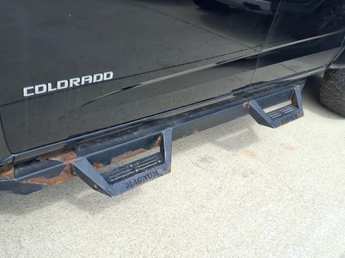 Used 2018 Chevrolet Colorado Z71 AWD/4WD image 8