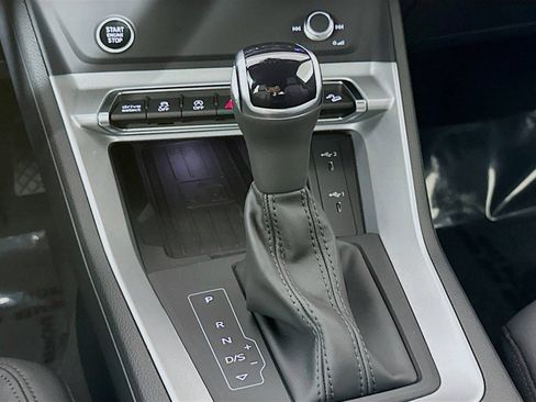 Used 2025 Audi Q3 2.0T Premium w/ Convenience Package AWD/4WD image 7