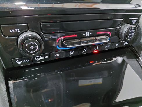 Certified 2025 Jeep Grand Cherokee Laredo X image 31