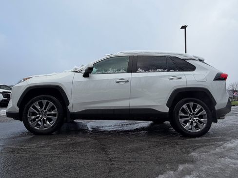 Used 2020 Toyota RAV4 Limited image 10