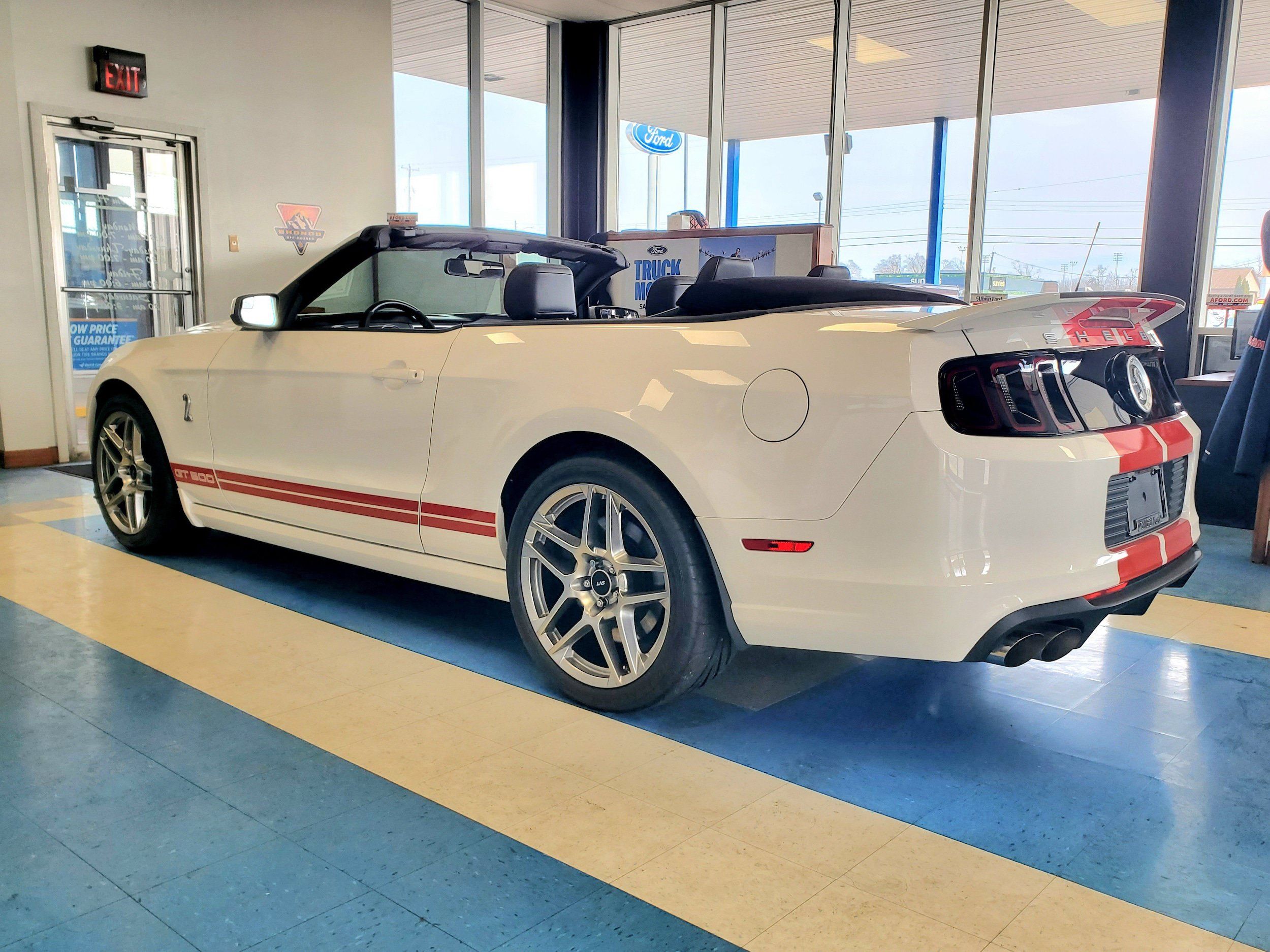 Used 2013 Ford Mustang Shelby GT500 RWD image 3