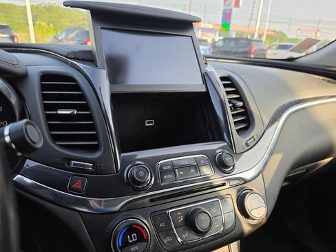 Used 2015 Chevrolet Impala LT w/ Convenience Package FWD image 24