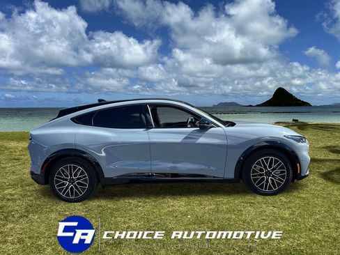 Used 2024 Ford Mustang Mach-E Premium image 9