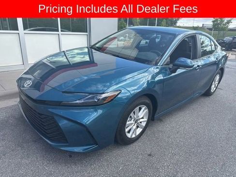 Used 2025 Toyota Camry LE FWD image 6