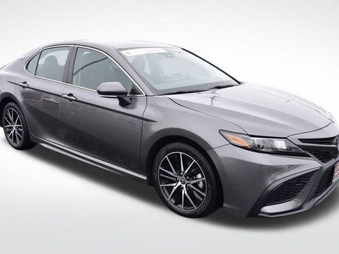 Certified 2023 Toyota Camry SE image 6