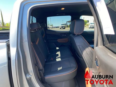 Used 2025 GMC Canyon AT4 AWD/4WD image 19