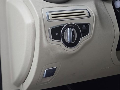 Used 2018 Mercedes-Benz C 300 4MATIC Sedan image 17
