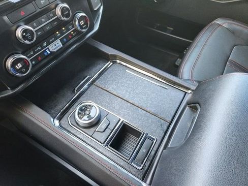 Used 2022 Ford Expedition Limited image 18