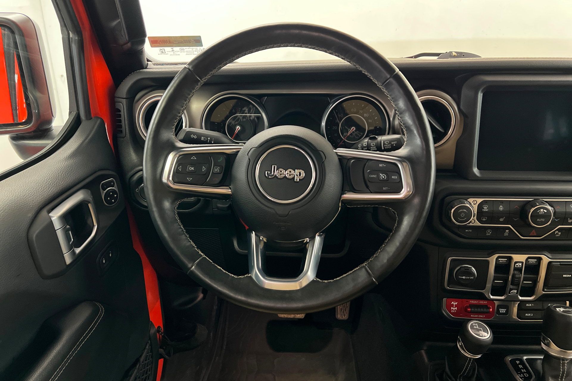 Used 2018 Jeep Wrangler Unlimited Rubicon AWD/4WD image 12