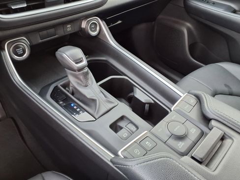 Used 2024 Toyota Grand Highlander XLE AWD/4WD image 25