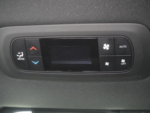 Used 2020 Chrysler Pacifica Touring-L Plus image 15