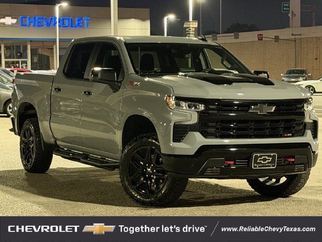 Used 2024 Chevrolet Silverado 1500 LT Trail Boss AWD/4WD image 2