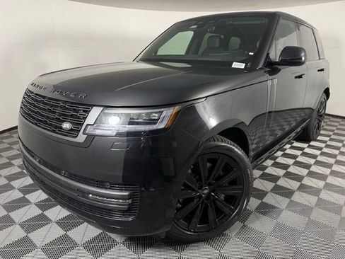 New 2025 Land Rover Range Rover SE image 2