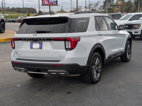 New 2026 Ford Explorer Active w/ Active Comfort Package image 9