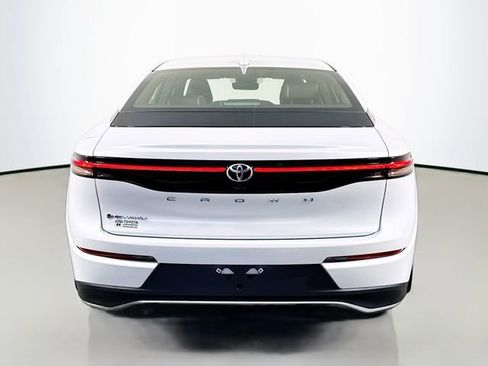 Certified 2026 Toyota Crown XLE image 7