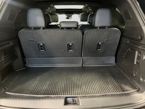 Used 2026 Chevrolet Traverse High Country w/ LPO, Floor Liner Package AWD/4WD image 7