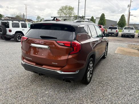 Used 2019 GMC Terrain SLT w/ Preferred Package AWD/4WD image 4