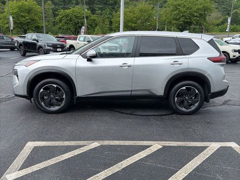 Used 2024 Nissan Rogue SV AWD/4WD image 1