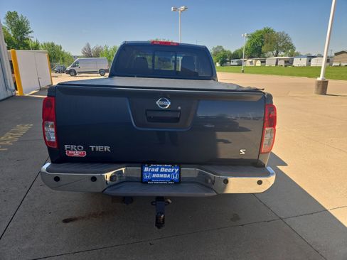 Used 2013 Nissan Frontier SV w/ SV Value Truck Pkg RWD image 7